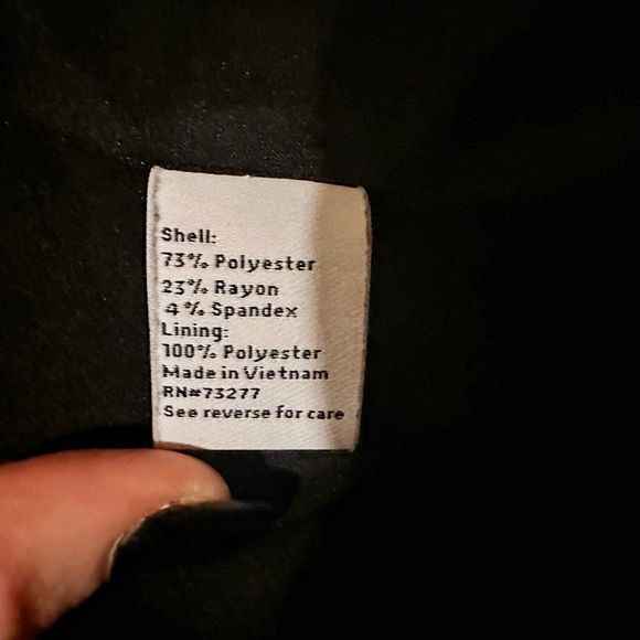 Nine West dull black blazer with special stitch lapels and tortoise shell button - Picture 4 of 6